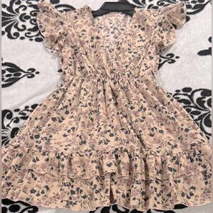 SHEIN Floral women’s Dress in Cream and Pink! Size Small!